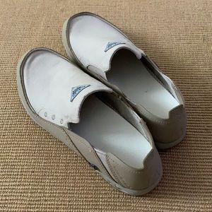 Columbia canvas shoes